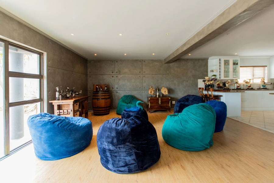 7 Bedroom Property for Sale in Myburgh Park Western Cape